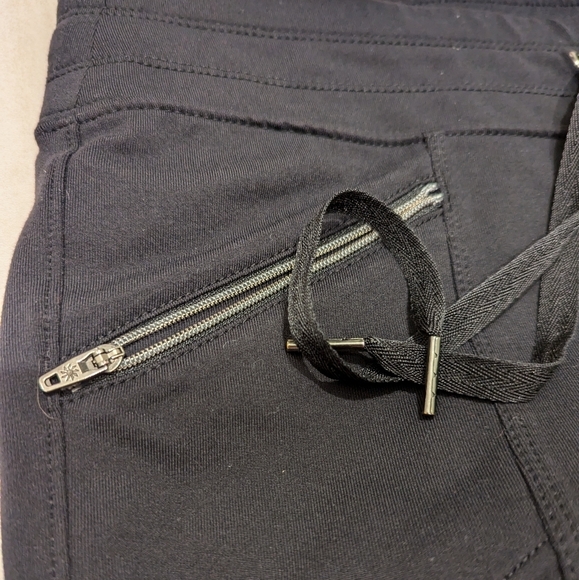 Athleta Joggers Crop black S Zip pockets Pants - Picture 9 of 10